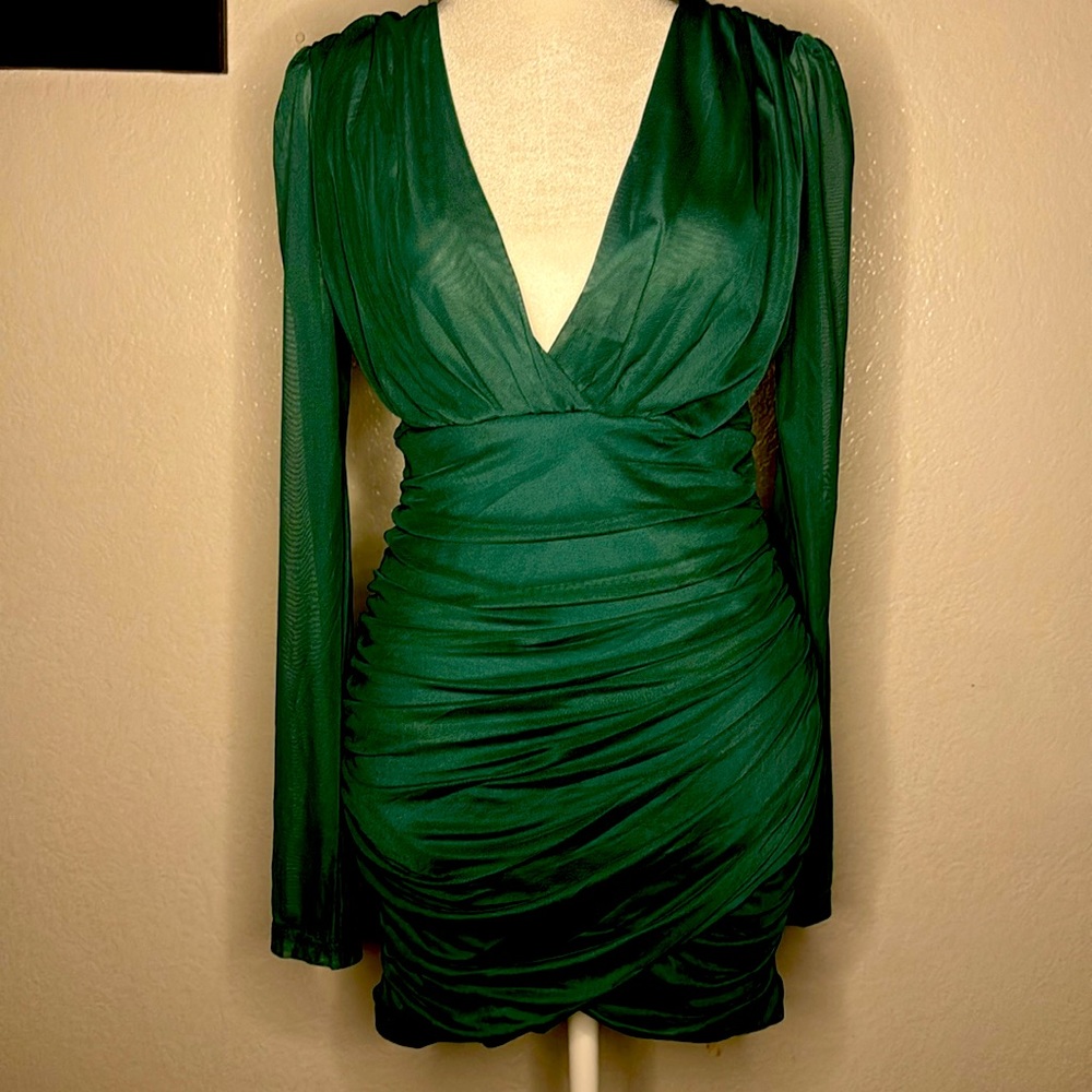 Doesn’t fit -emerald green shirt dress